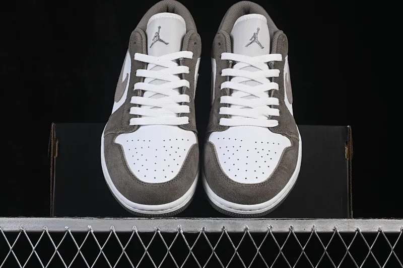 All categories Air Jordan Jordan series basketball shoes Air Jordan 1 Low Air Jordan 1 Low AJ1 Joe 1 white gray low-top retro cultural basketball shoes 553558-046